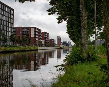 Apartments along the Zuid-Willemsvaart canal in Weert by Jolanda de Jong-Jansen
