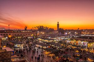 Platz Jemaa El Fna in Marrakesch, Marokko von Bert Beckers