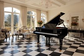 Landhaus mit schwarzem Klavier im Zimmer mit Schachbrettboden