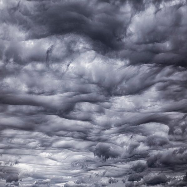 a bad weather cloudscape background by Markus Gann