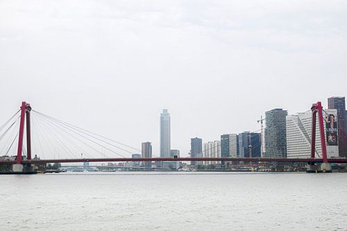 De Willemsbrug over de Nieuwe Maas van Mr White Takes Pictures