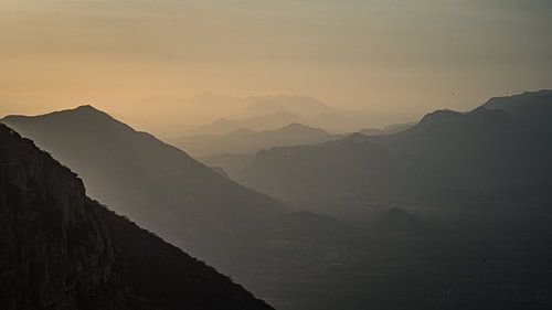 Silhouetten van de bergen in Angola
