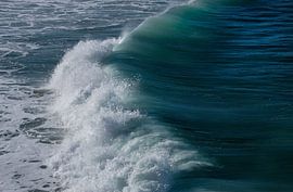 Vague déferlante sur la côte portugaise sur Lensw0rld