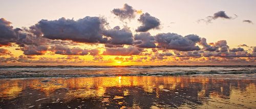 zonsondergang boven zee