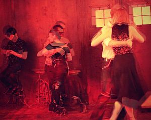 Tango  red