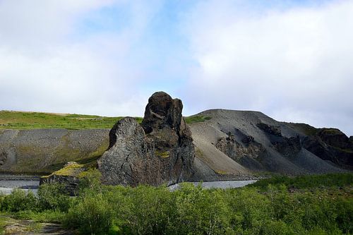 Enorme basaltrotsen