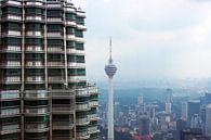 Petronas Tower & KL tower von Andrew Chang Miniaturansicht