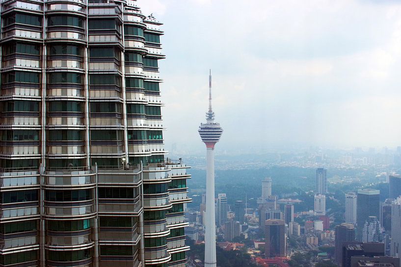 Petronas Tower & KL tower von Andrew Chang