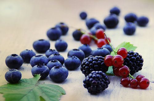 Verse bessen van Tanja Riedel