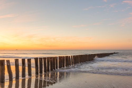 Zonsondergang op het strand van Cadzand-bad
