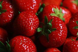 strawberries by Claudia Moeckel
