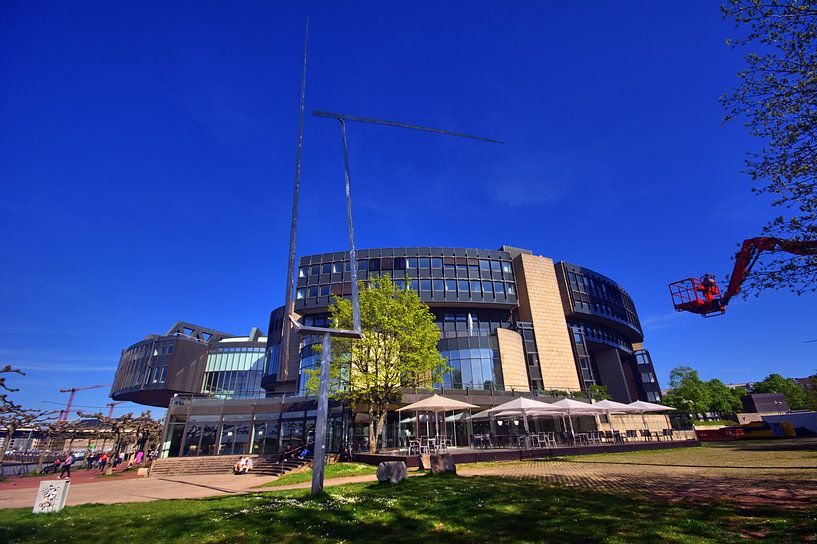 Bâtiment du parlement régional par Edgar Schermaul
