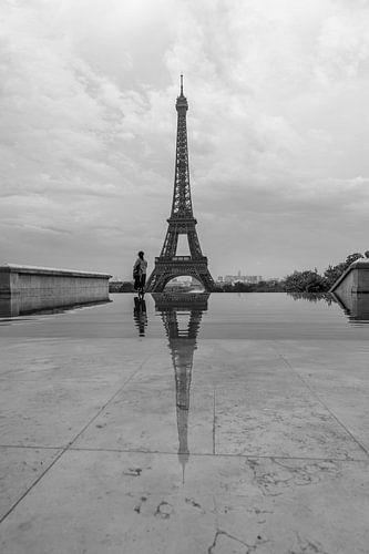 Spiegelbild des Eiffelturms