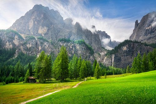 Wandelpad naar de watervallen van Pisciadu in Colfosco, Dolomieten