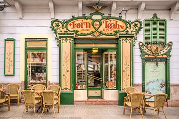 Traditioneel café in art nouveau-stijl aan de Plaza Weyler in Palma de Mallorca