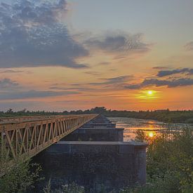 Coucher de soleil au Moerputtenbrug sur Ans Bastiaanssen