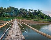 Bambusbrücke über dem Nam Khan-Fluss Luang Prabang, Laos von Rietje Bulthuis Miniaturansicht