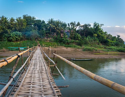 Bamboebrug over de Nam Khan rivier Luang Prabang, Laos