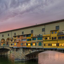 Florence - Ponte Vecchio - Purple Sunset van Teun Ruijters