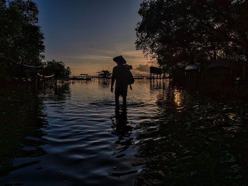 Fisherman comes home by Joanne de Graaff