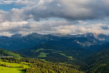 Prachtig alpenpanorama in Vorarlberg van Oliver Hlavaty