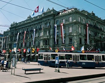 Klassischer Tag am Paradeplatz in Zürich