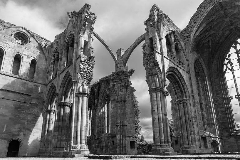 Ruïne van Melrose Abbey in Schotland par Floris van Woudenberg