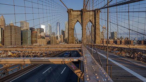 New York Brooklyn Bridge in de ochtendzon van Kurt Krause