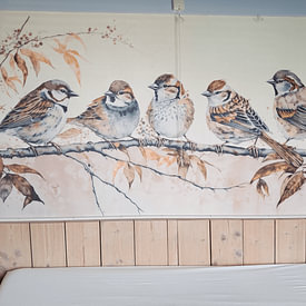 Kundenfoto: Spatzen auf einem Zweig Aquarell von Preet Lambon, auf Tapete