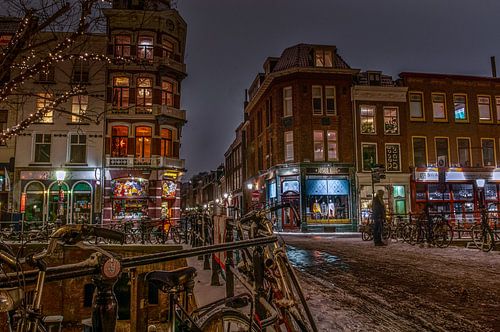 Oude gracht in de sneeuw