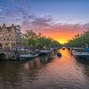 Zonsondergang aan de Brouwersgracht in Amsterdam von Edwin Mooijaart