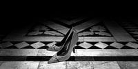 Damesschoenen (zwart-wit) van Rob Blok thumbnail