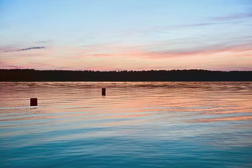 Pfirsichfarbener Sonnenuntergang am Werbellinsee von Silva Wischeropp