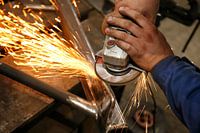 Grinder polish metal