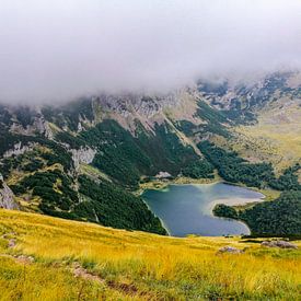 Untouched wilderness, ancient forests and impressive mountain landscapes: The Sutjeska National Park shows Bosnia's nature from its most pristine and spectacular side. by Miriam Schwarzfischer Fotografie