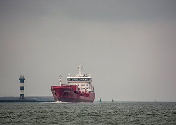 Tanker Mostraum onderweg op de Nieuwewaterweg. van scheepskijkerhavenfotografie