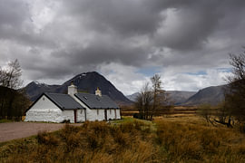 Petite maison dans les Highlands écossais sur Christa Clerx