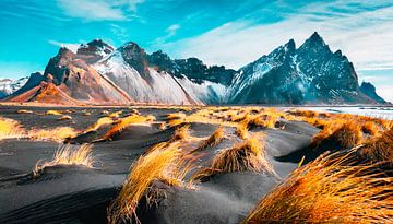 Bergen met landschap van Mustafa Kurnaz