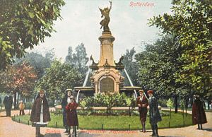 Historische Postkarte mit Abbildung des Wilhelmina-Brunnens in Rotterdam