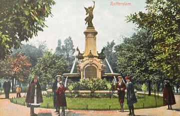 Historische ansichtkaart met beeld van de Wilhelmina fontein in  Rotterdam van Patricia Hofmeester