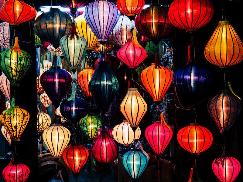 Kleurrijke lampionnen in Hoi An, Vietnam van Milou Oomens