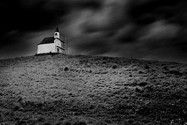 De Terp van Leidschenveen met wit kerkje van Henk Langerak