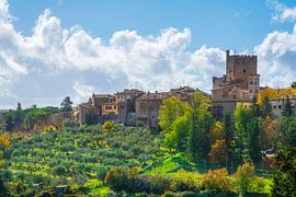 Het dorp Castellina in Chianti in de herfst. Toscane, Italië