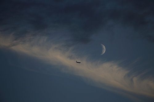 Quo vadis? Avion en route vers une destination incertaine.