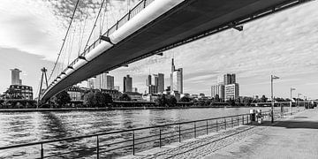 Holbeinsteg en bankdistrict in Frankfurt am Main van Werner Dieterich