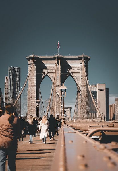 Brooklyn Bridge: Ein Wahrzeichen im Wandel der Zeit von Endre Lommatzsch