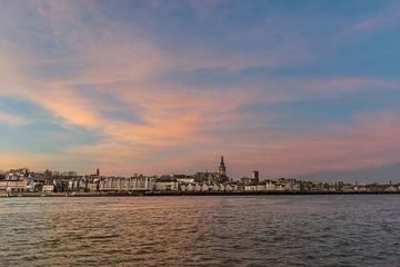 Schöner Himmel über Nijmegen von Patrick Verhoef