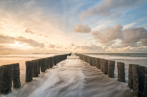 Fine Art landschap van een sfeervolle zonsondergang op het strand van Domburg van John van de Gazelle fotografie