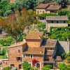 Schöne Aussicht auf die alten mediterranen Häuser von Fornalutx von Alex Winter