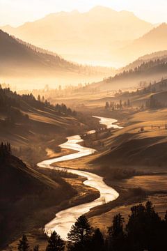 Bergrivierenlandschap van Poster Art Shop